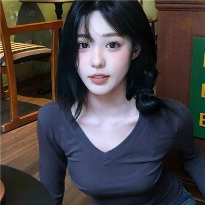 年轻女人